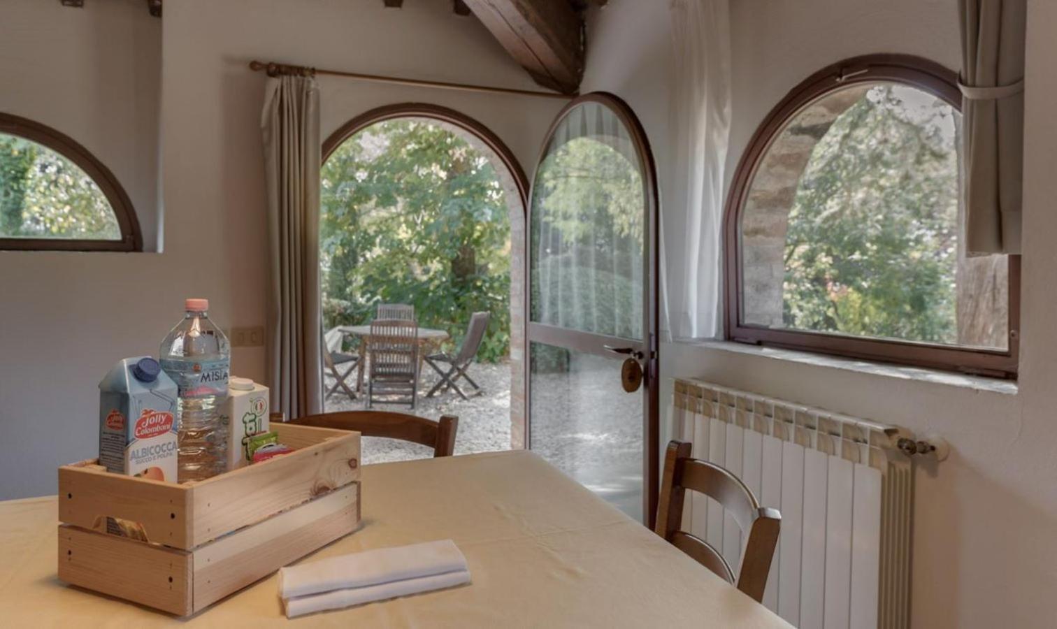 Fattoria Agriturismo Nerbona Casole dʼElsa Exterior foto