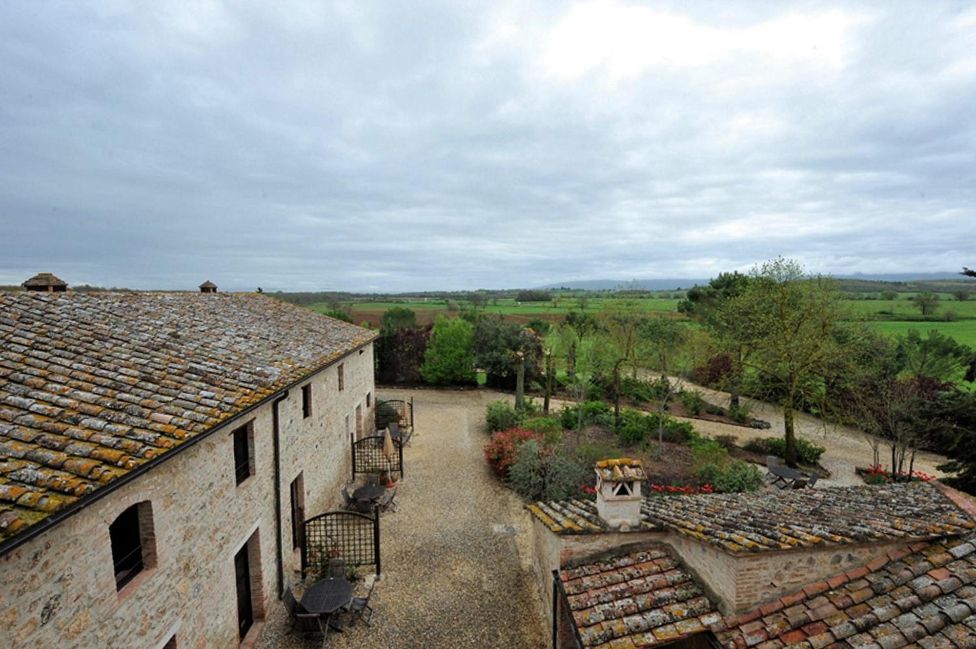 Fattoria Agriturismo Nerbona Casole dʼElsa Exterior foto